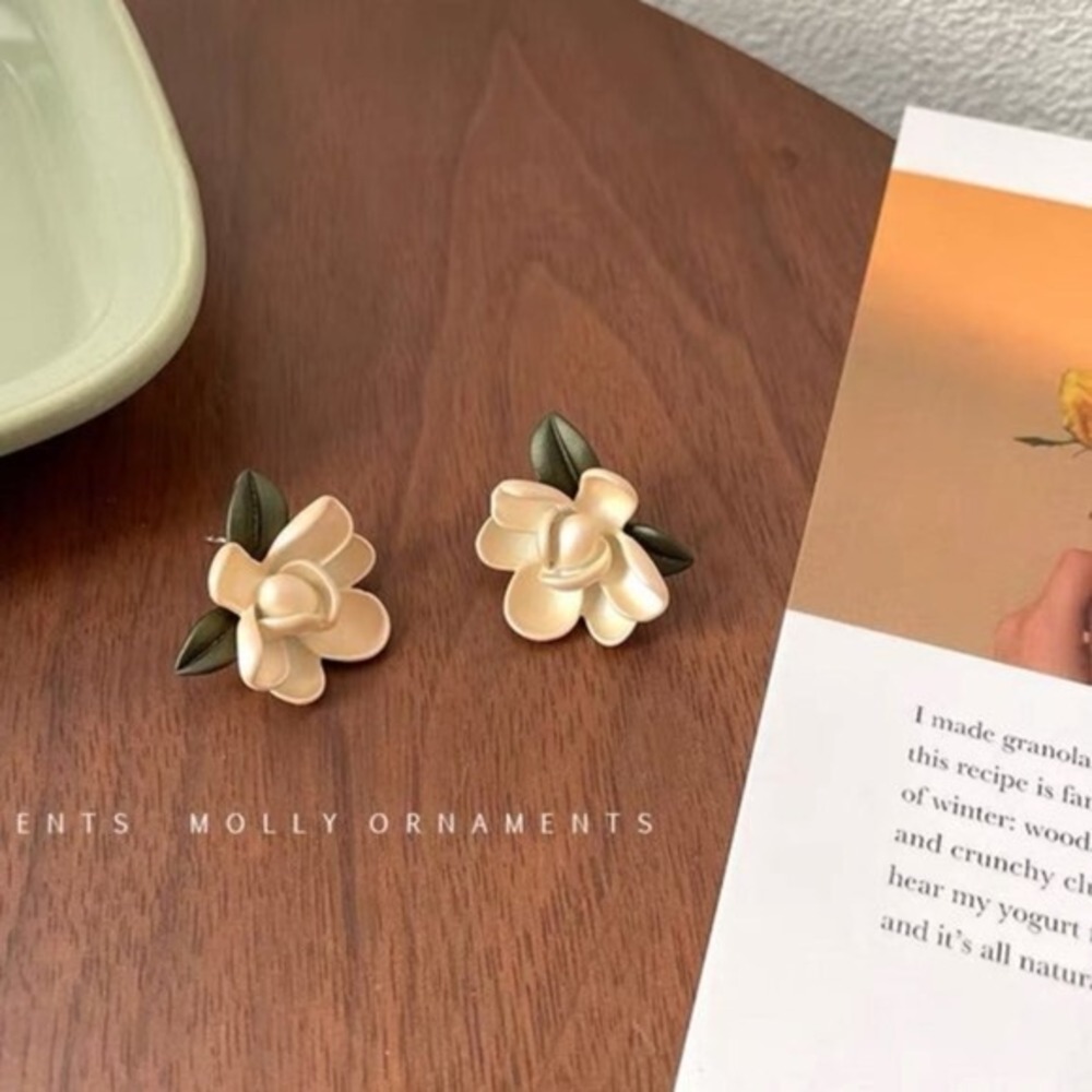 French Retro Romantic Gardenia Earrings Painted Flowers Elegant Sweet Earrings